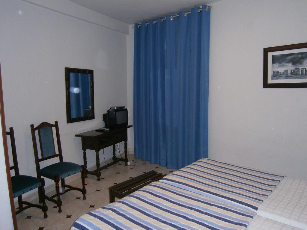 Hostal Residencia Avenida Куэнка Экстерьер фото