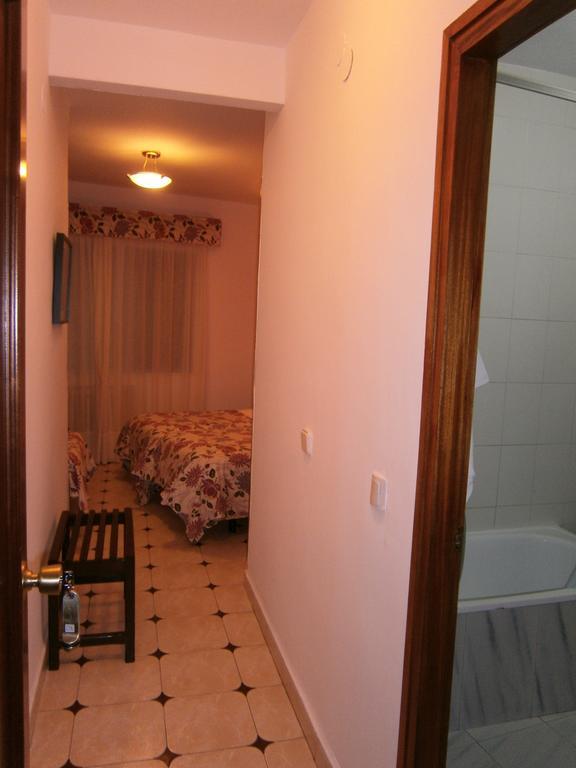 Hostal Residencia Avenida Куэнка Экстерьер фото