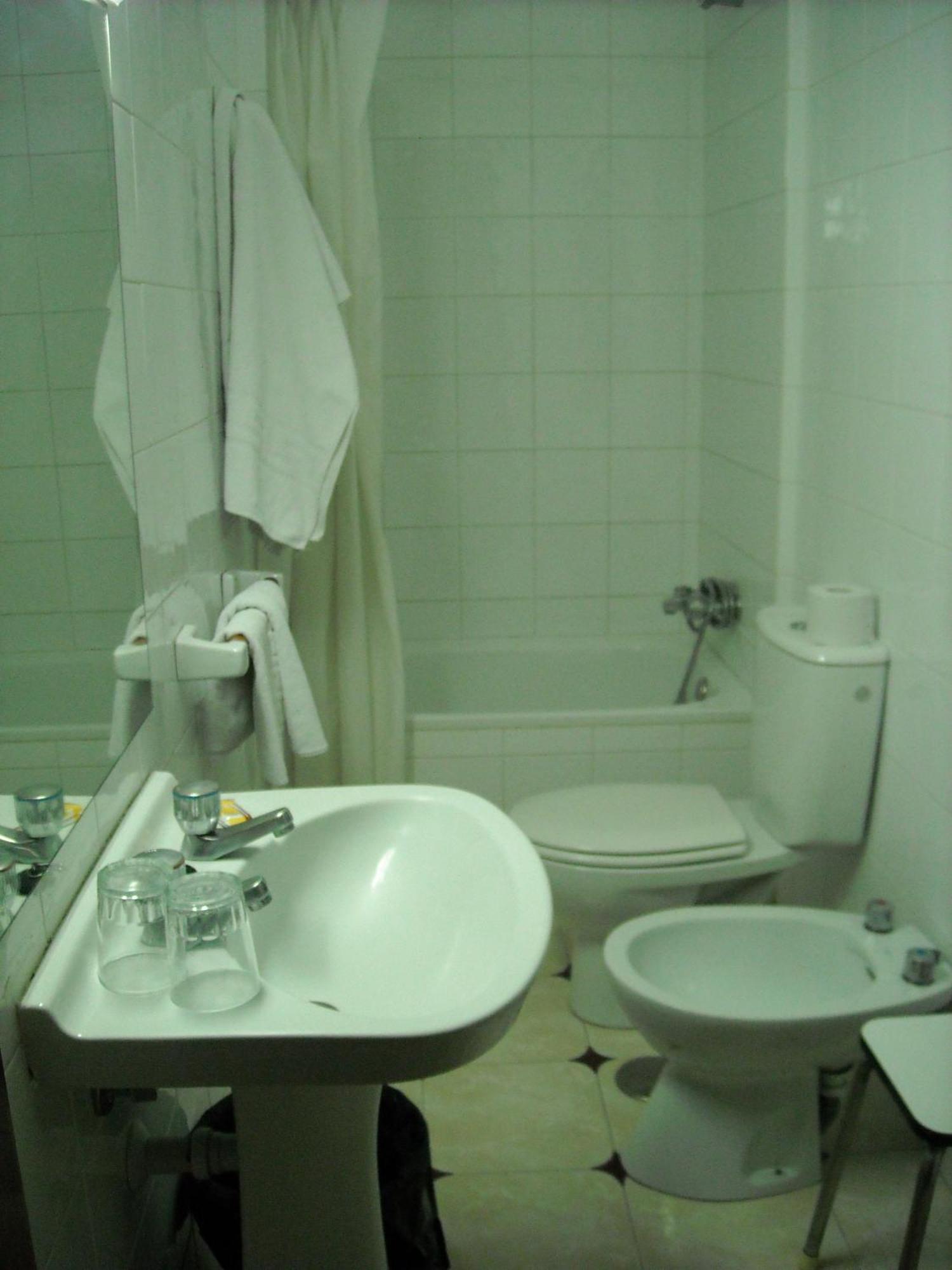 Hostal Residencia Avenida Куэнка Экстерьер фото