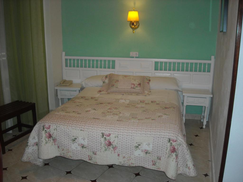 Hostal Residencia Avenida Куэнка Экстерьер фото